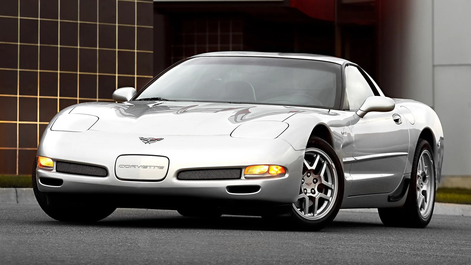 Click to Enlarge-Esc to Close Corvette Generations/C5/C5 Silver Z06 -01.webp